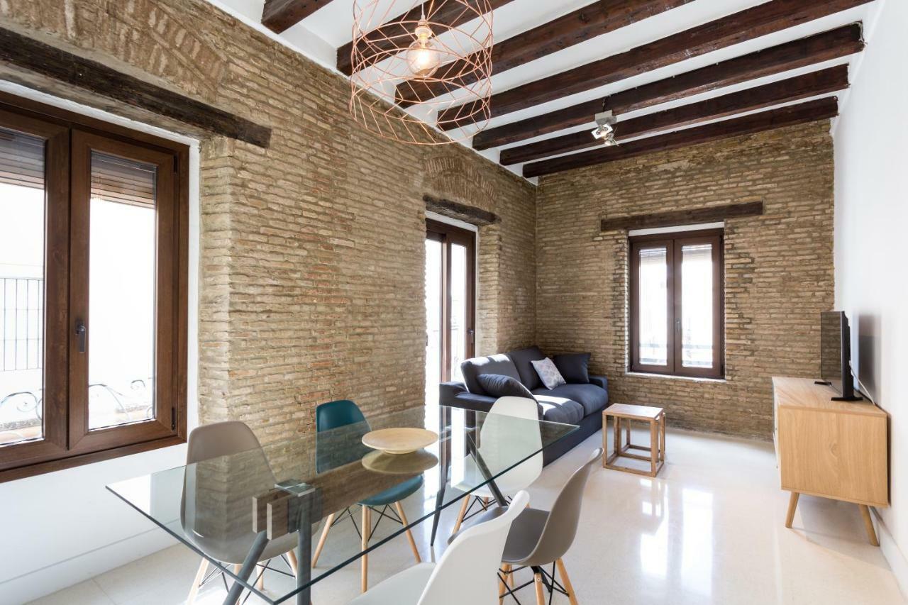 Almazen Apartamentos, Arrayan 23 Севиля Екстериор снимка