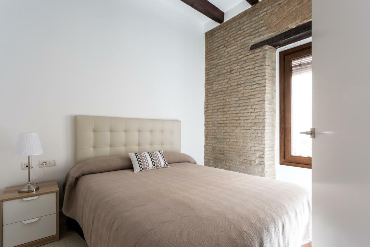 Almazen Apartamentos, Arrayan 23 Севиля Екстериор снимка