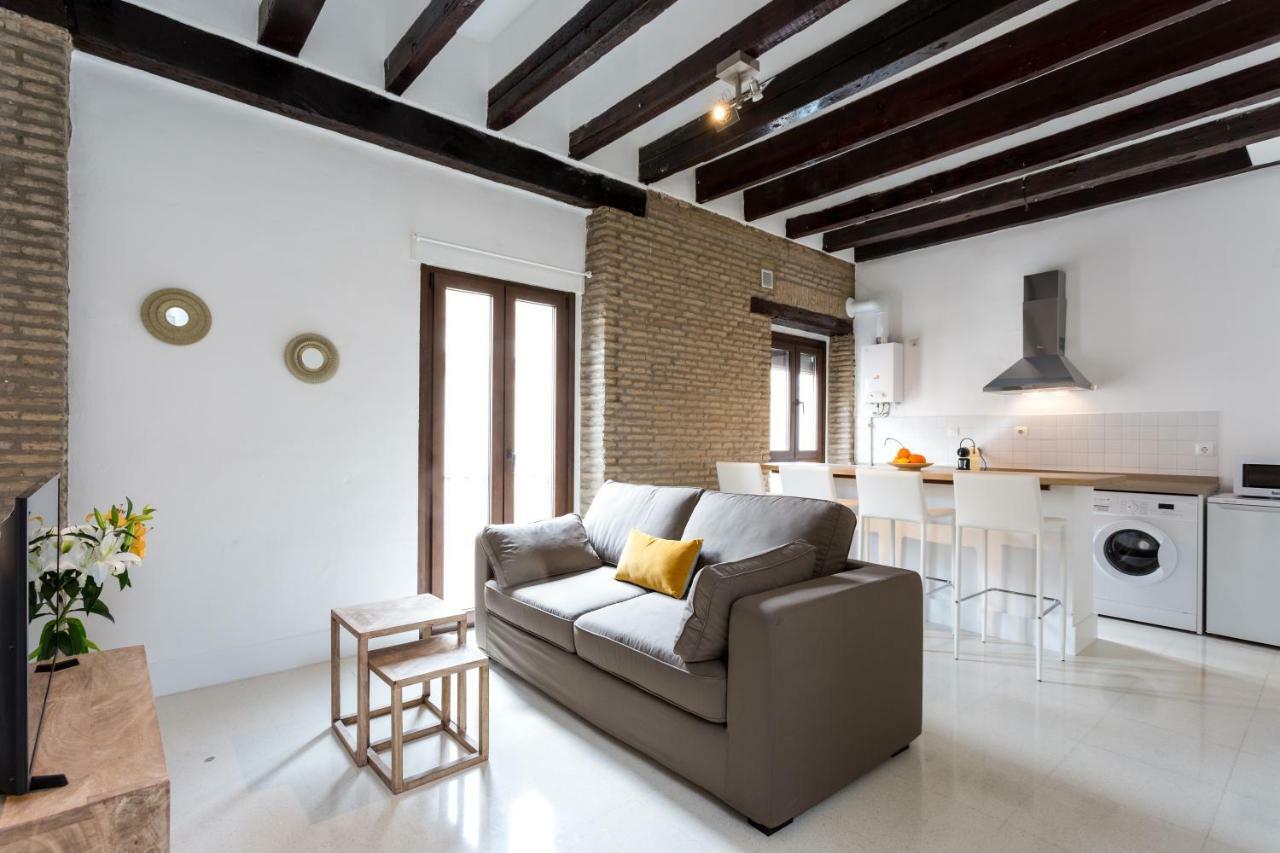 Almazen Apartamentos, Arrayan 23 Севиля Екстериор снимка