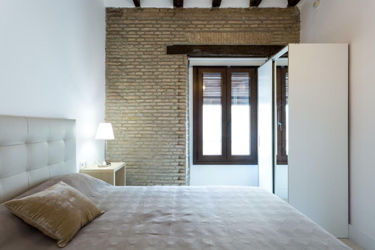 Almazen Apartamentos, Arrayan 23 Севиля Екстериор снимка