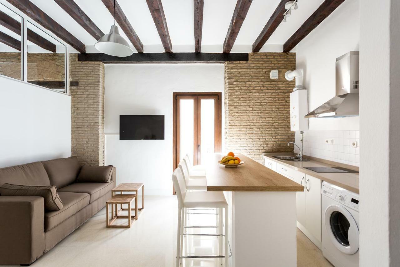 Almazen Apartamentos, Arrayan 23 Севиля Екстериор снимка