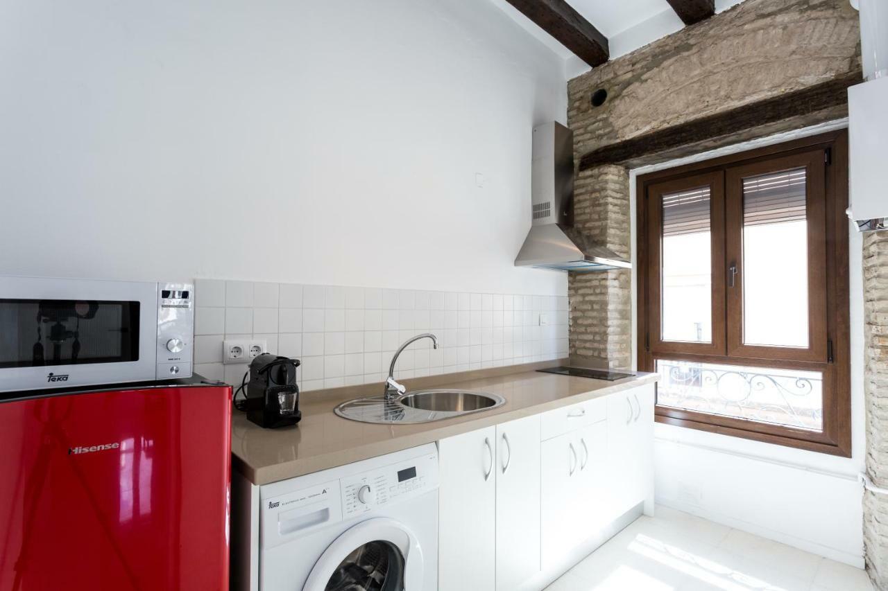 Almazen Apartamentos, Arrayan 23 Севиля Екстериор снимка
