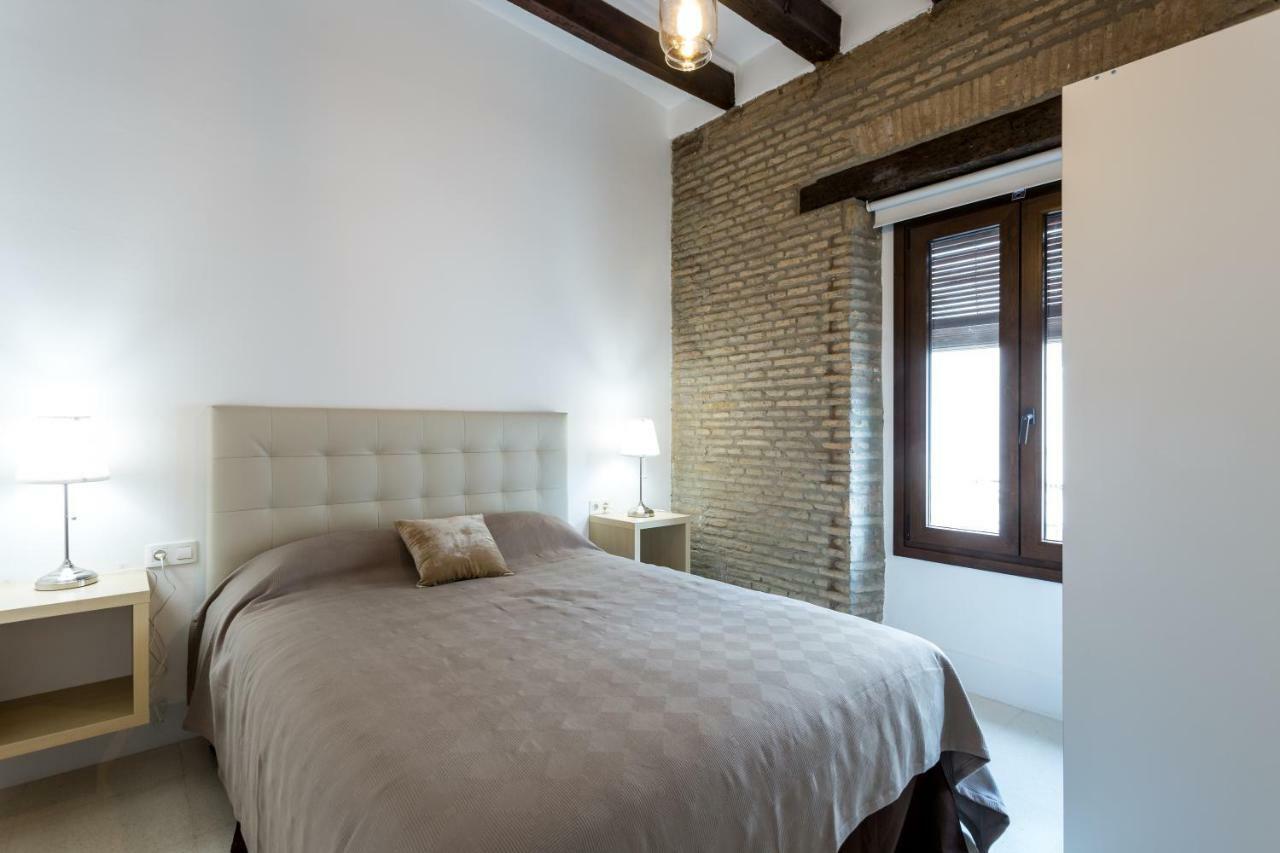 Almazen Apartamentos, Arrayan 23 Севиля Екстериор снимка