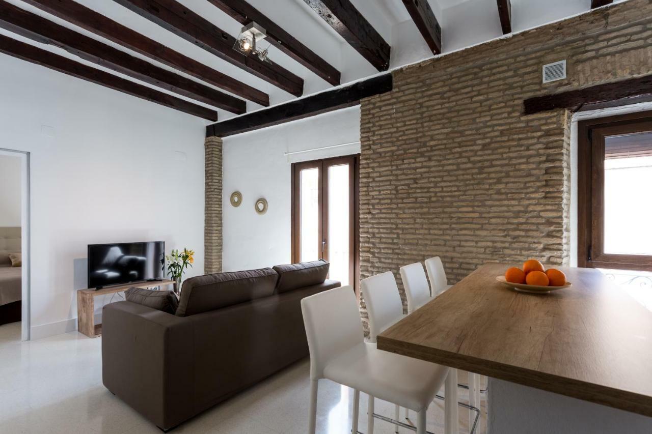 Almazen Apartamentos, Arrayan 23 Севиля Екстериор снимка
