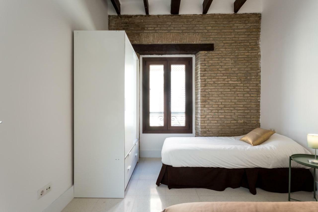 Almazen Apartamentos, Arrayan 23 Севиля Екстериор снимка